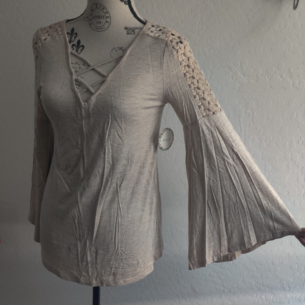 🆕 Von Maur Camel Beige Crochet lace flare bell sleeve V-Neck Blouse_Small